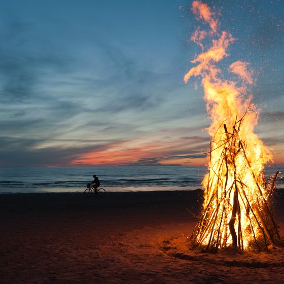 Beaches to Have Bonfires in Seattle