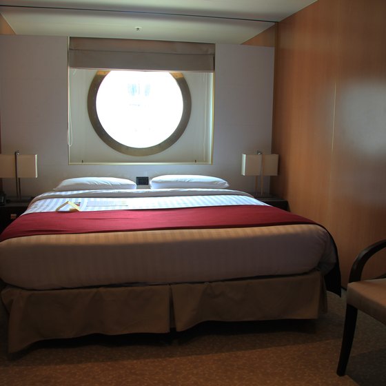 How to Compare Cruise Ship Cabin Sizes