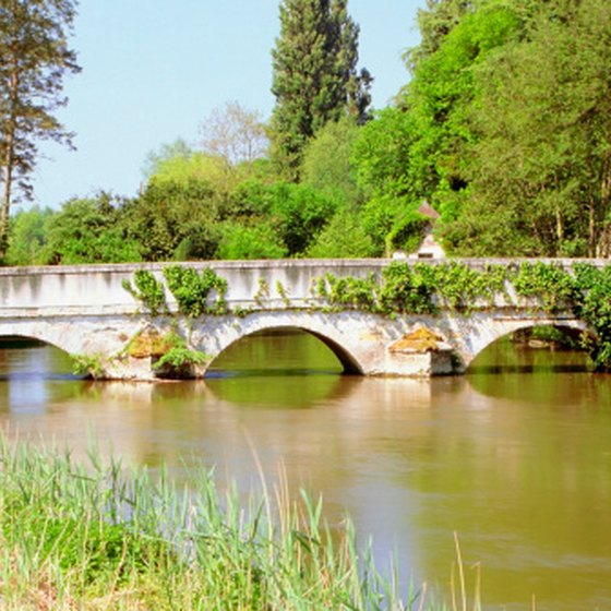 Many guided tours can take travelers to the French countryside.