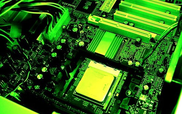 Microprocesador y placa madre.