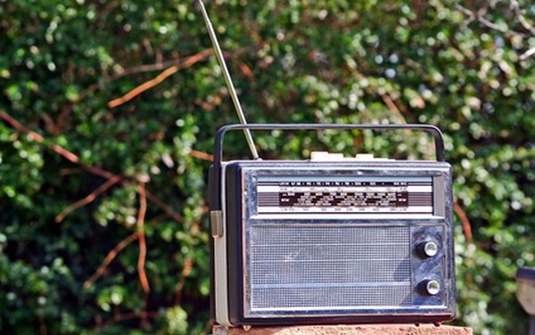 Cómo obtener una recepción clara en las estaciones de radio AM (En 5 Pasos)