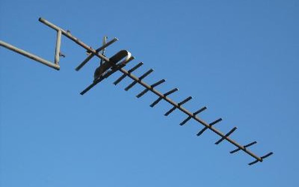 Cómo construir una antena dipolo simple pero eficaz que no requiere un sintonizador de antenas (En 8 Pasos)