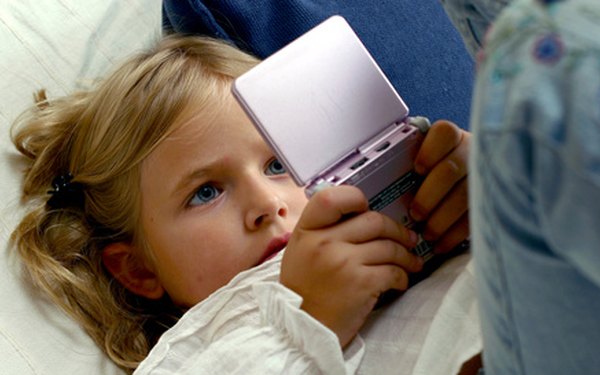 Cómo jugar juegos de GBA en una DS usando un cartucho R4
