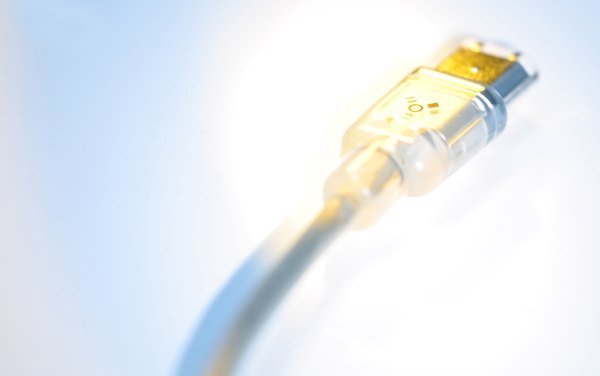 ¿Cuáles son los distintos conectores de cable FireWire?