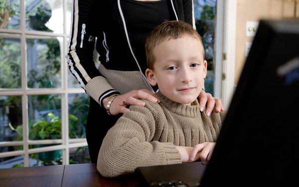 Cómo evitar que los niños miren contenido adulto y violento en Youtube (En 6 Pasos)