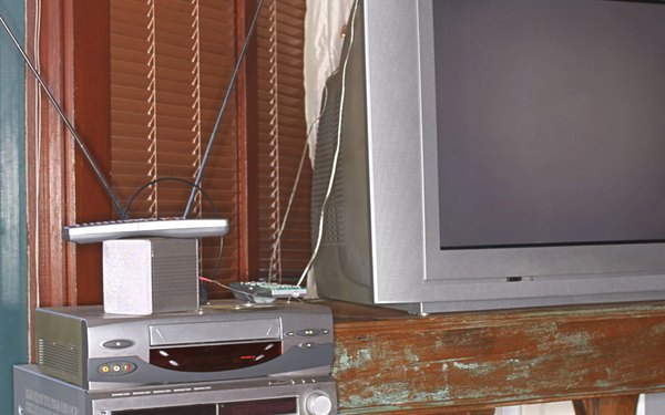 Cómo conectar una vieja videograbadora Betamax (En 6 Pasos)