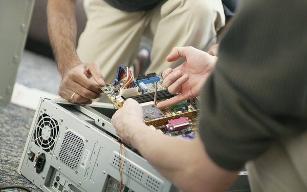 Cómo instalar el botón de encendido, el de reinicio y el LED del disco duro en una PC (En 5 Pasos)