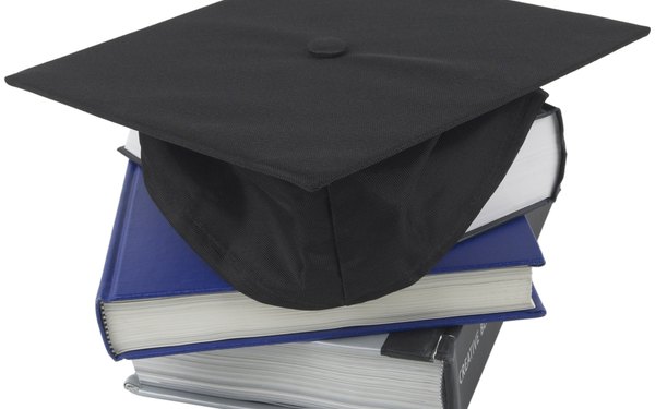 Cómo hacer tus propias tarjetas de graduación (En 10 Pasos)