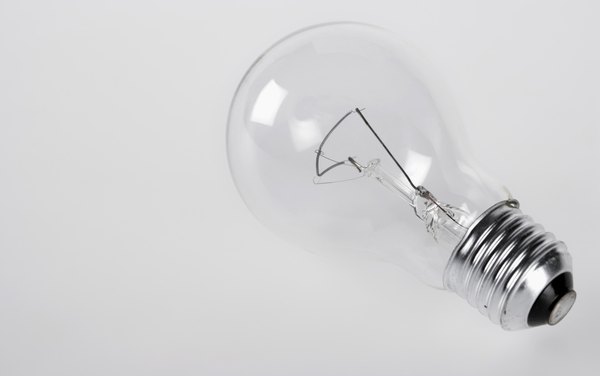 Cómo usar una lámpara para encontrar un cortocircuito (En 9 Pasos)