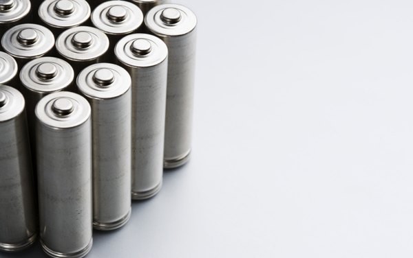 Cómo hacer funcionar baterías descargadas (En 4 Pasos)