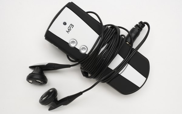 Un reproductor de MP3 es un dispositivo electrónico portátil utilizado para reproducir archivos de audio de computadora formateados 