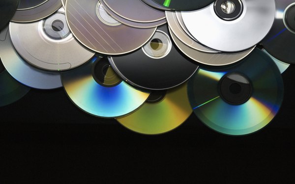 Cómo abrir la ranura de CD en una computadora portátil Dell 1535-125 (En 3 Pasos)