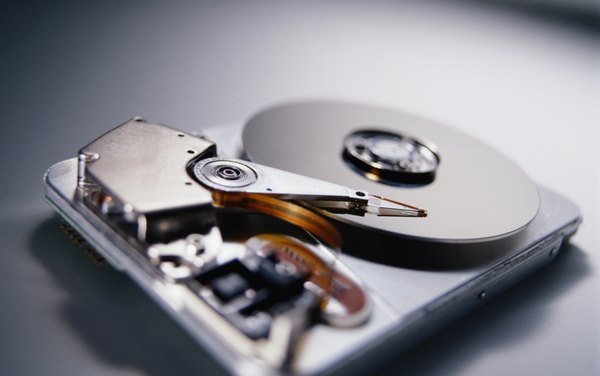 Cómo transferir información entre discos duros SATA (En 4 Pasos)