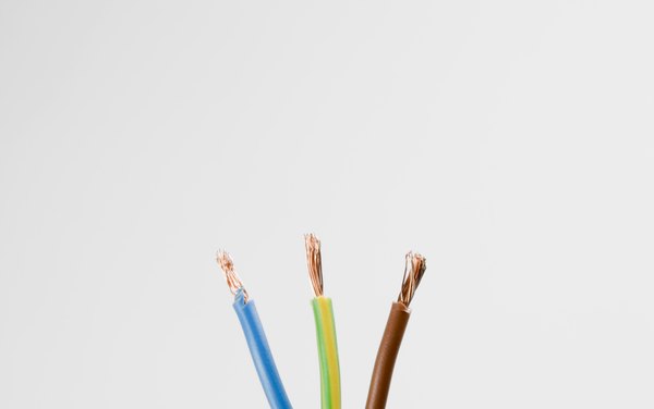 Materiales usados para hacer un cable eléctrico