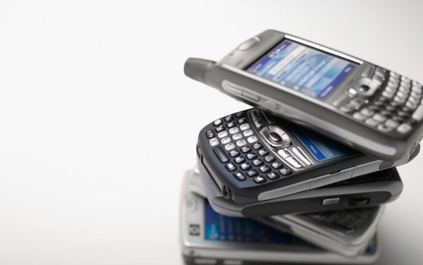 Cómo reparar un teléfono celular Samsung (En 20 Pasos)