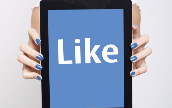 Cómo entrar en Facebook de forma privada sin que nadie sepa que estás en línea (En 3 Pasos)