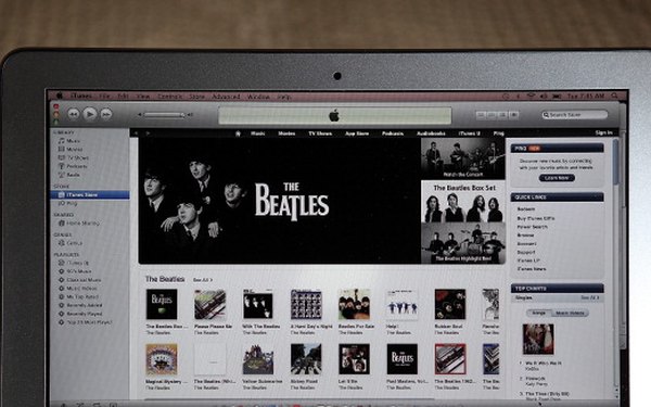 Cómo cambiar los nombres de álbum y canción en iTunes