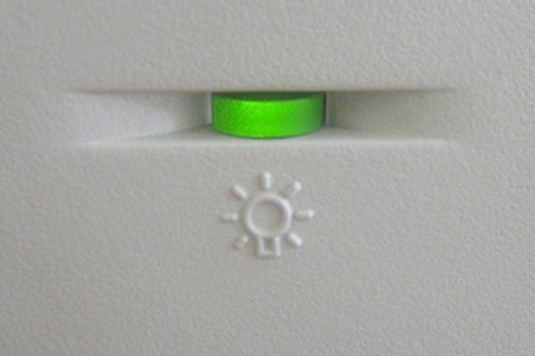 Un LED verde en tu computadora indicará una operación correcta de hardware.