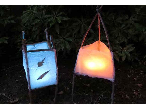 Light the lantern.