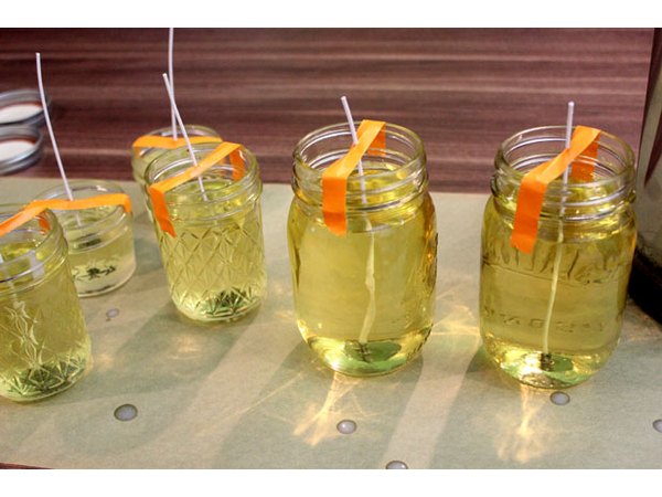 Pour the wax in the containers
