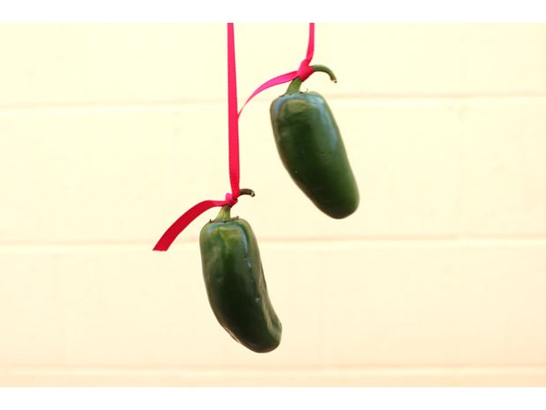 Make a chili pepper ribbon