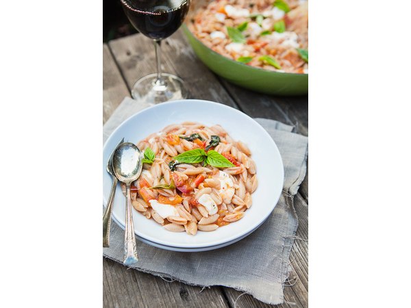 One Pot Caprese Pasta