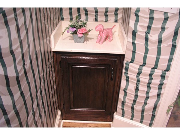 Now, what shall we do with that wallpaper!