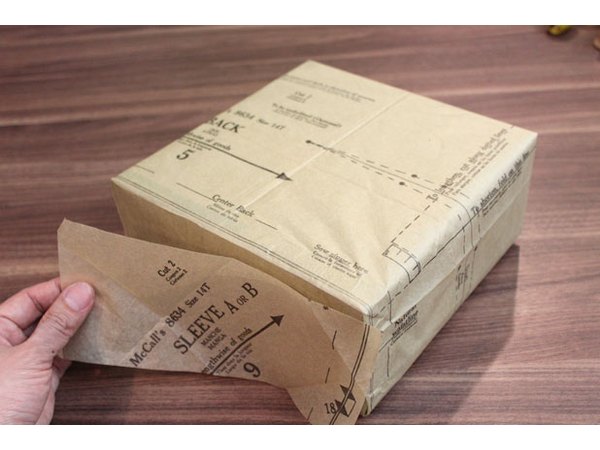 Wrap the box with the sewing pattern