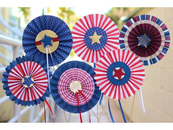 Patriotic rosettes are adorable party decorations.
