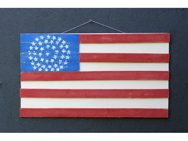 This rustic flag will look like a professional made it.
