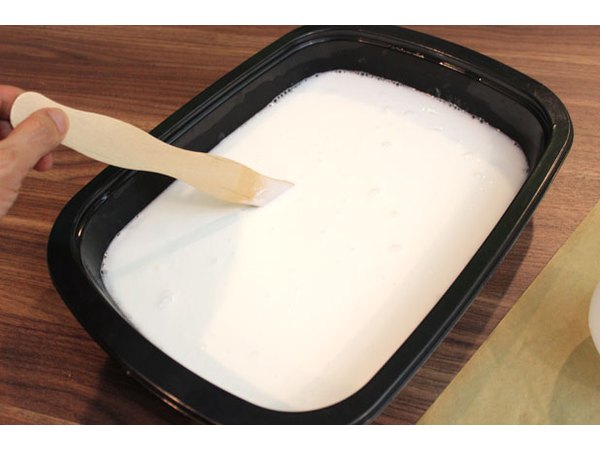 Mix the glue and water