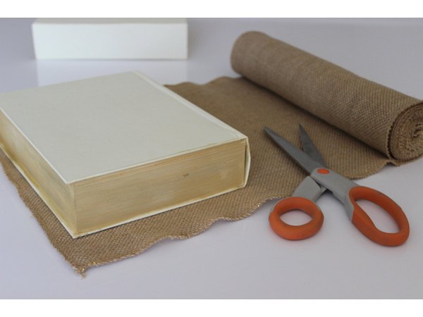 Burlap rolls are inexpensive and easy to handle.