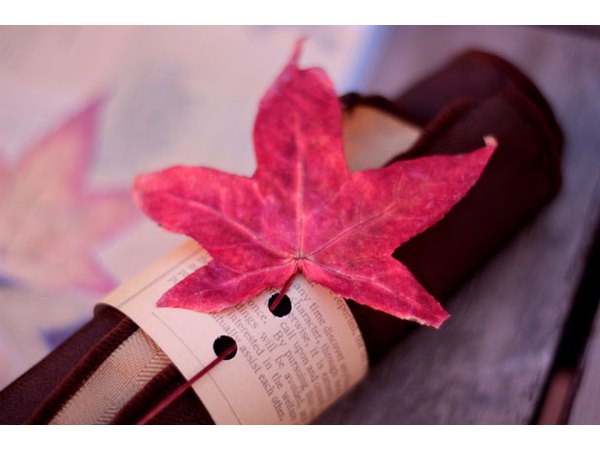 Make a matching leaf napkin ring.
