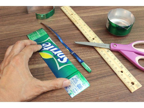 Cut a strip for the inner wall