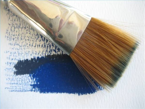 Brush with oil