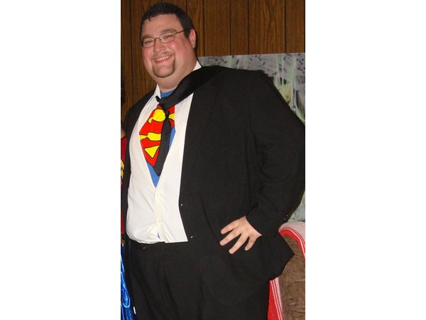 Guy dressed as Clark Kent as Superman