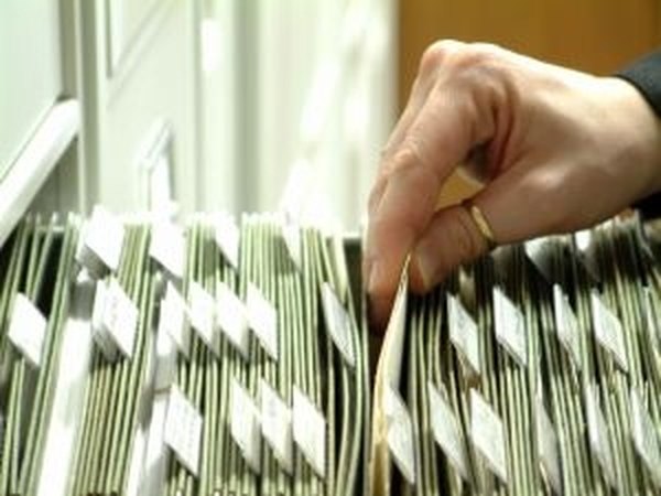 An analyst keeps detailed records.
