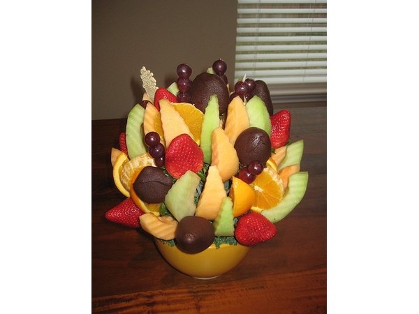 A Fruit-of-the-Month Club membership is a gift that keeps on giving.