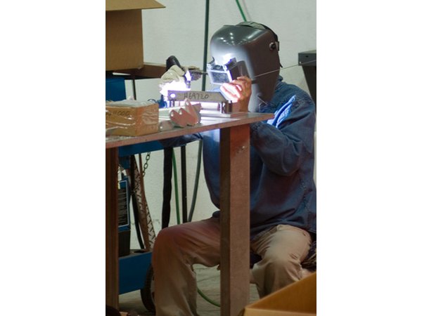 General foremen oversee a variety of manufacturing industries.