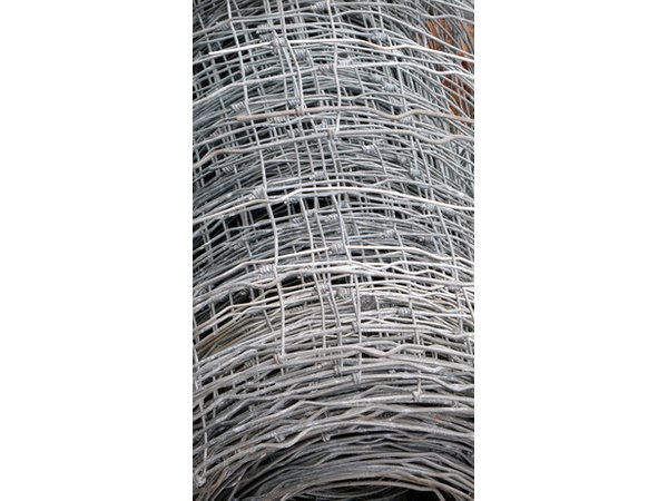 Cyclone fence is suitable for nonstructural gabions.