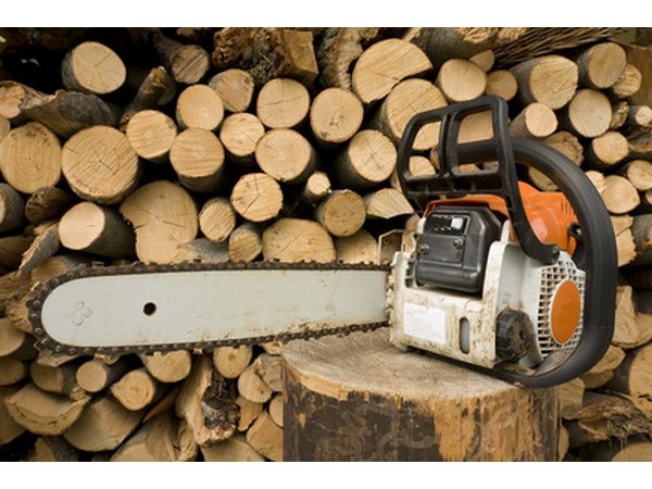 Use a chain saw to save time when you cut trees.
