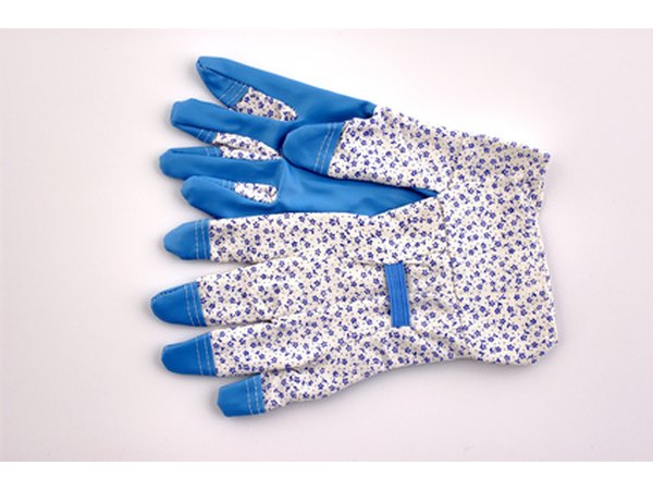 Garden gloves keep the hands P-free while gardening.