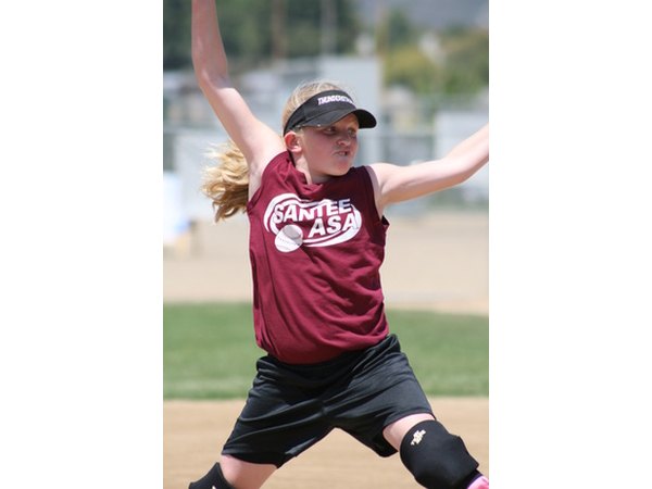 Help a player with her throwing technique.