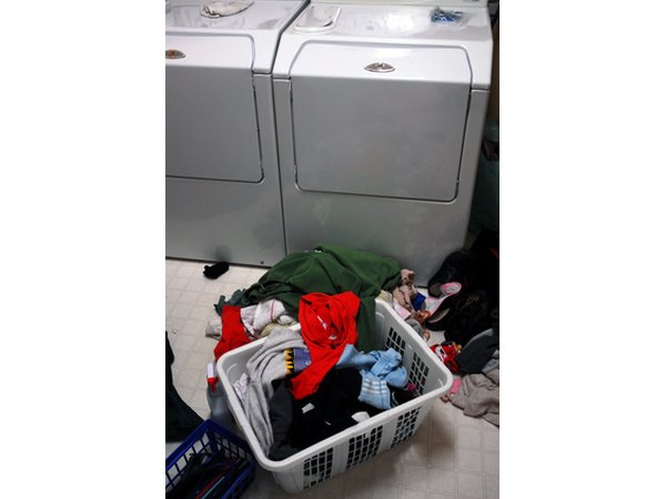 Vinegar can eliminate unpleasant odors in your laundry.