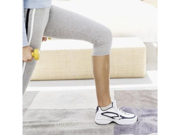 Woman doing lunges.