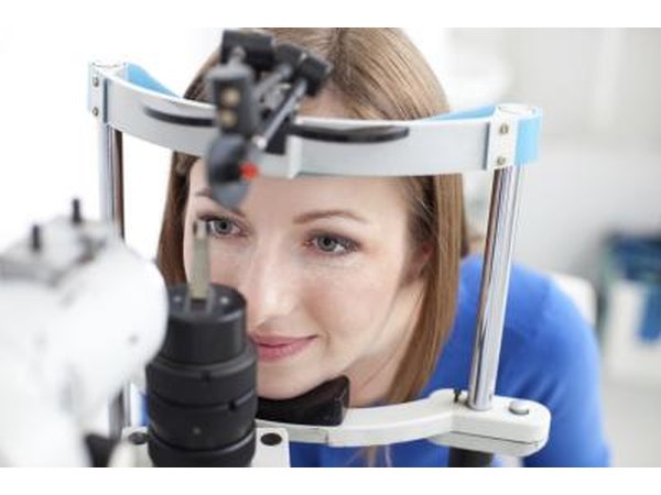 woman at eye doctor