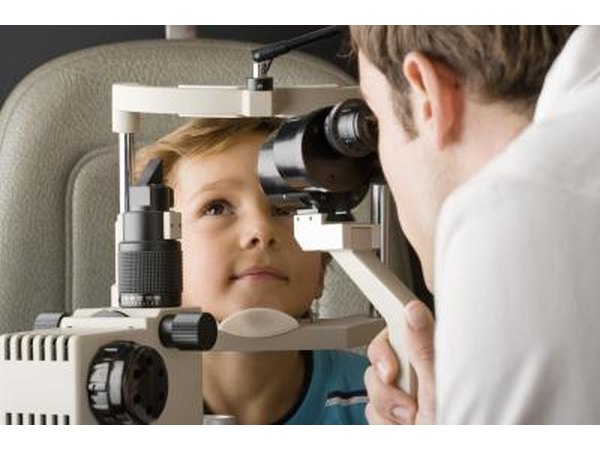 child at optometrist
