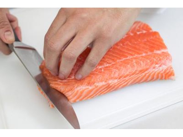 Slicing salmon