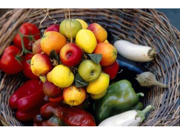 Choose raw fruits and vegetables and lean meats.