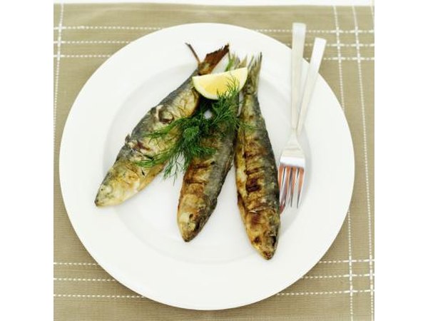 Fried herring on a plate.